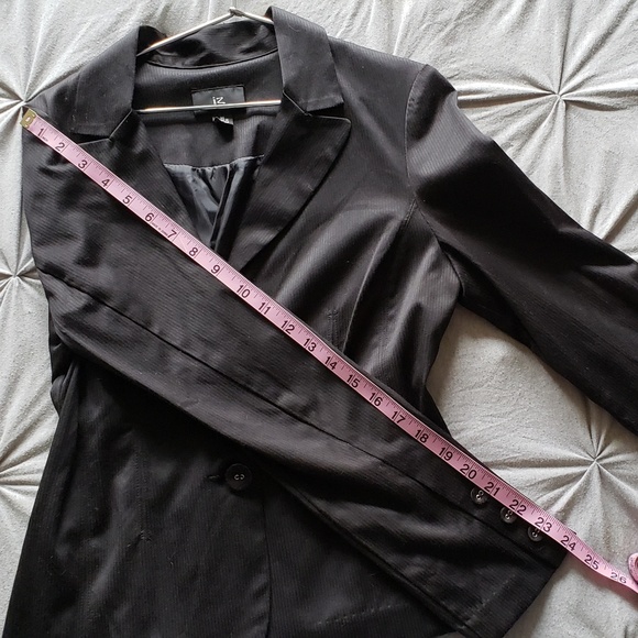 Fitted Black Blazer - Picture 6 of 8